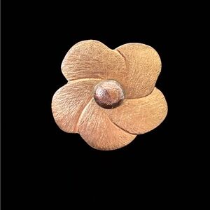 Elegant Gold Toned Flower Metal Ring